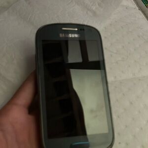 I am selling a play phone for toddlers to play with